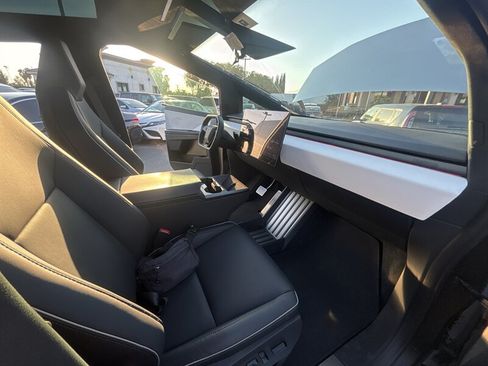Used 2024 Tesla Cybertruck AWD Crew Cab image 19