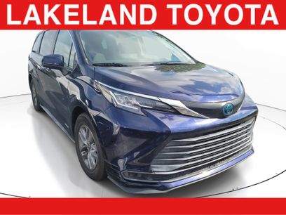 Certified 2021 Toyota Sienna LE w/ LE Plus Package