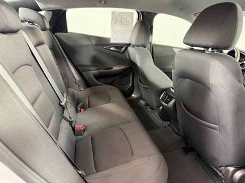 Used 2021 Chevrolet Malibu LT FWD image 19