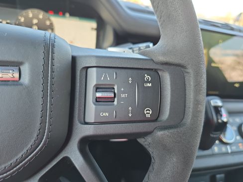 Certified 2024 Land Rover Defender 110 V8 image 17