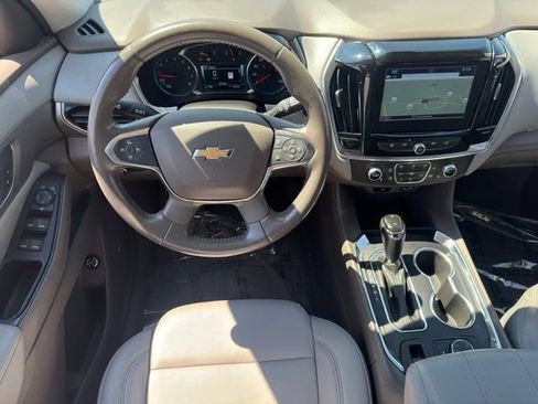 Used 2019 Chevrolet Traverse LT w/ LT Premium Package AWD/4WD image 15