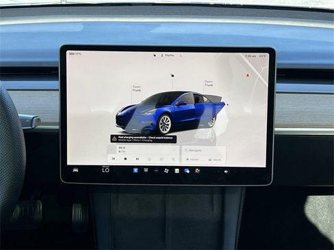 Used 2022 Tesla Model 3 Standard Range image 5