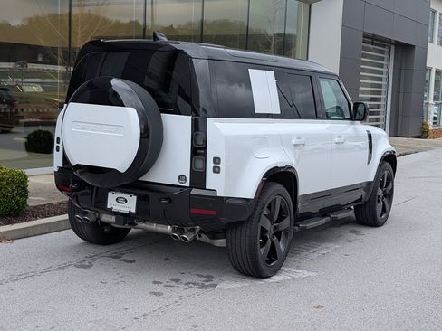 New 2026 Land Rover Defender 110 V8 AWD/4WD image 7