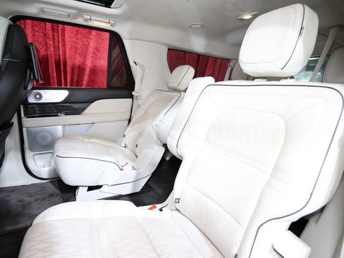 Used 2021 Lincoln Navigator L Black Label w/ Special Edition Package AWD/4WD image 14