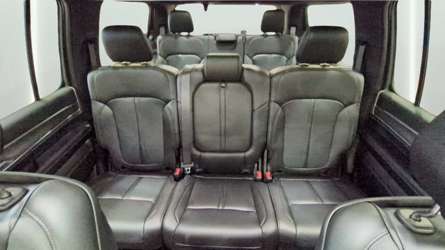 Used 2025 Jeep Wagoneer 4WD w/ Premium Group I image 14