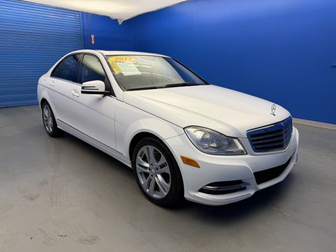 Used 2013 Mercedes-Benz C 300 4MATIC Sedan image 2