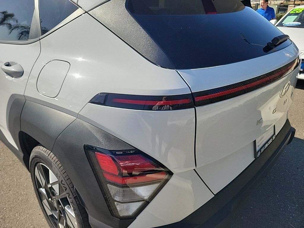 Certified 2025 Hyundai Kona SEL FWD image 10