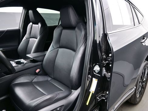 Used 2024 Toyota Venza Nightshade AWD/4WD image 12