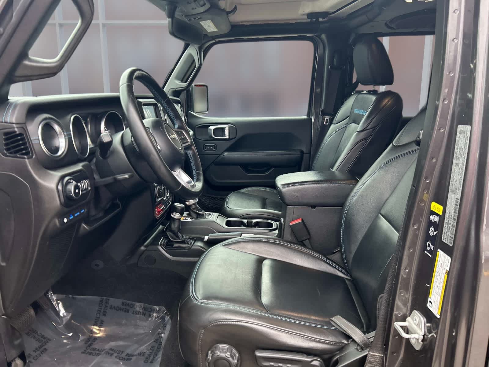Used 2021 Jeep Wrangler Unlimited Rubicon 4xe w/ Dual Top Group AWD/4WD image 12