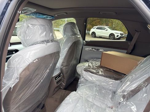 Used 2026 Genesis GV70 2.5T Advanced image 10