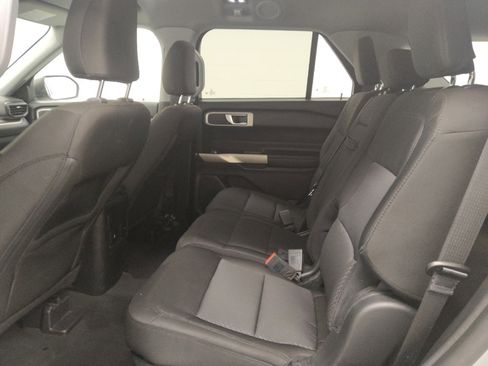 Used 2022 Ford Explorer XLT AWD/4WD image 18