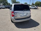 Used 2016 Chrysler Town & Country Touring image 4