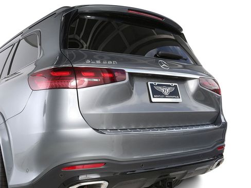 Used 2026 Mercedes-Benz GLS 580 4MATIC image 8