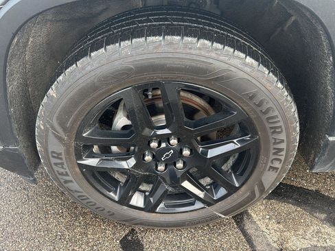 Used 2020 Chevrolet Traverse LT w/ LPO, Black Accent Package image 10