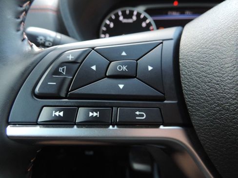 Used 2025 Nissan Sentra SR w/ Midnight Edition image 26