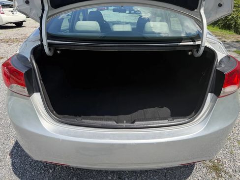 Used 2012 Hyundai Elantra GLS w/ Preferred Pkg 3 FWD image 23