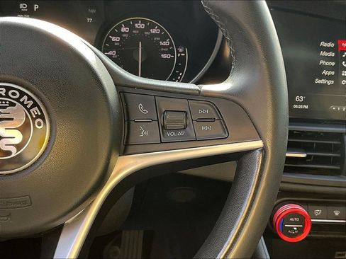 Used 2017 Alfa Romeo Giulia AWD image 12