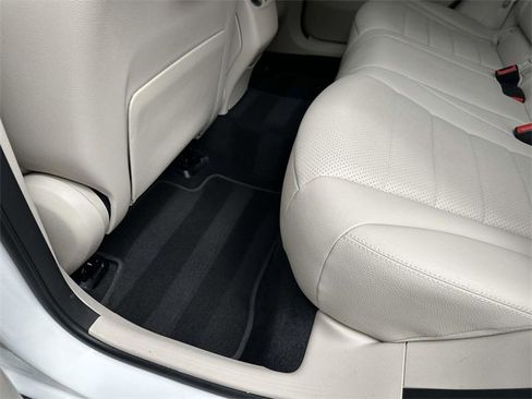 Certified 2022 Mercedes-Benz GLC 300 4MATIC image 12