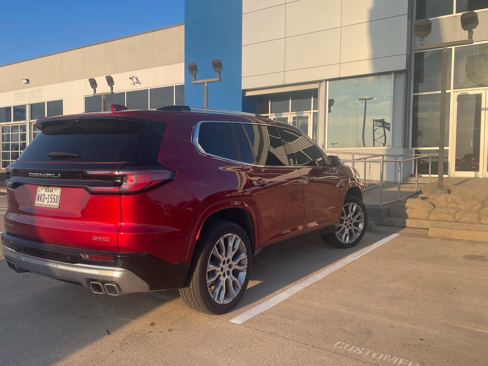 Used 2025 GMC Acadia Denali w/ Super Cruise Package FWD image 19