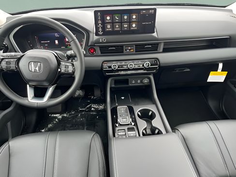 Used 2026 Honda Pilot Touring image 11