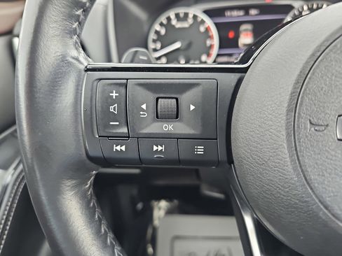 Used 2023 Nissan Rogue SL AWD/4WD image 19