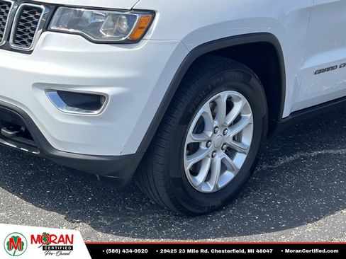 Used 2021 Jeep Grand Cherokee Laredo AWD/4WD image 8