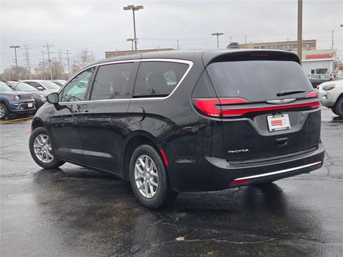 New 2026 Chrysler Pacifica Select image 16