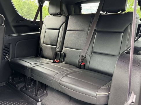 Used 2023 Chevrolet Suburban Premier RWD image 18
