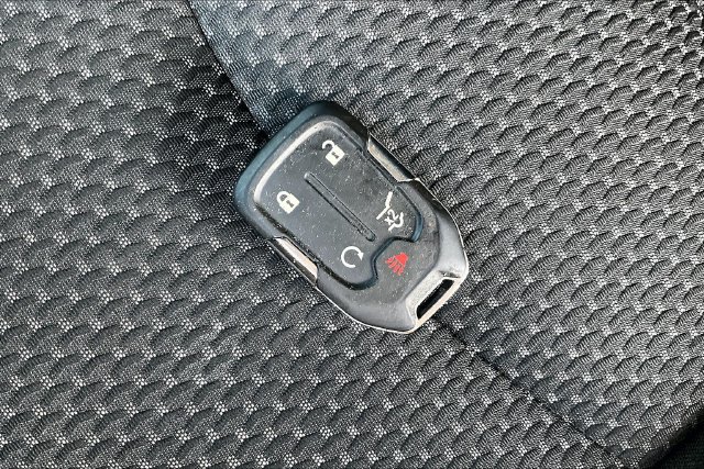 Used 2024 GMC Terrain SLE w/ Driver Convenience Package FWD image 11