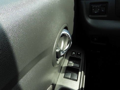 Used 2019 Nissan Versa SV FWD image 15