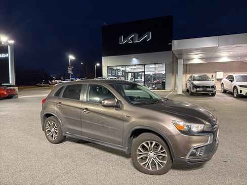 Used 2019 Mitsubishi Outlander Sport ES image 1