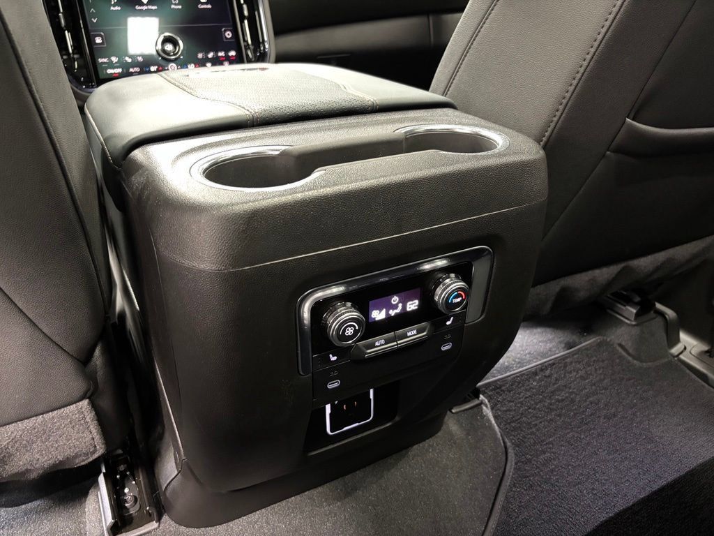 Used 2026 GMC Yukon XL AT4 w/ AT4 Premium Package AWD/4WD image 47