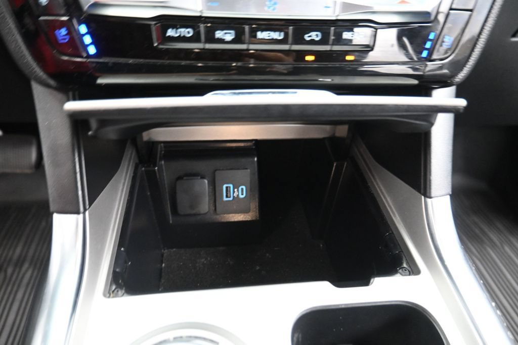 Used 2023 Ford Explorer Limited w/ Limited Technology Package RWD image 15