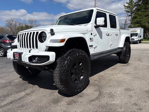 Used 2021 Jeep Gladiator Overland image 3