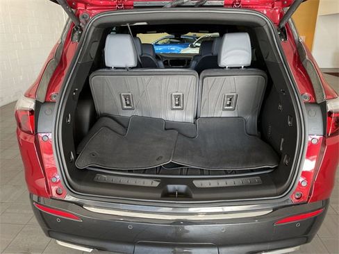 Used 2024 Buick Enclave Premium image 18