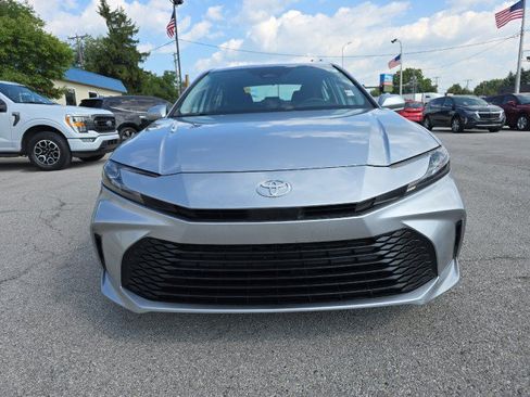 Used 2025 Toyota Camry LE FWD image 8