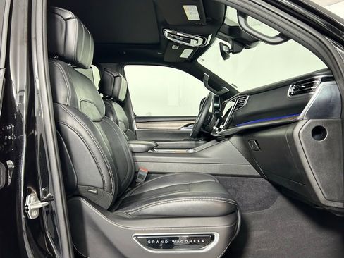Used 2024 Jeep Grand Wagoneer L 4WD image 10