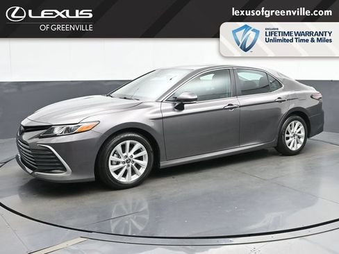 Used 2024 Toyota Camry LE w/ Convenience Package FWD image 4