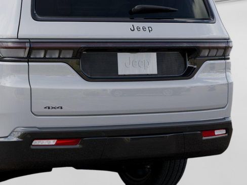 New 2026 Jeep Grand Wagoneer Limited AWD/4WD image 13
