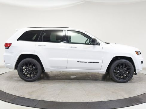 Used 2022 Jeep Grand Cherokee Laredo X AWD/4WD image 22