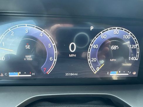 Used 2022 Jeep Grand Cherokee Limited AWD/4WD image 14