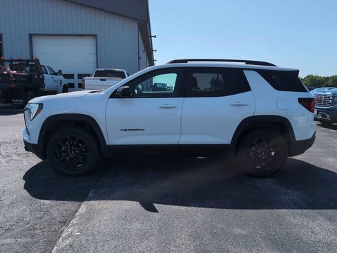 Used 2026 GMC Terrain Elevation w/ Elevation Premium Package FWD image 11