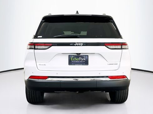 Used 2023 Jeep Grand Cherokee Limited image 7