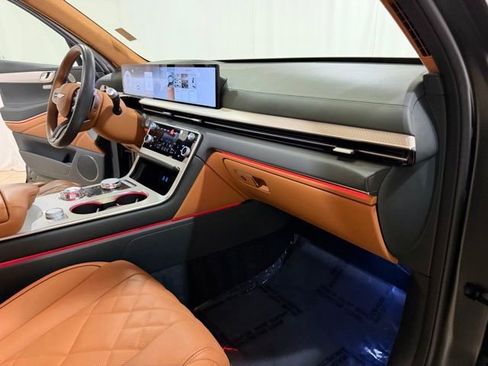 Used 2025 Genesis GV80 3.5T Prestige image 24