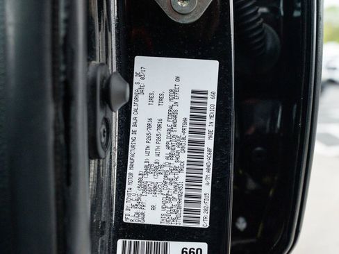 Used 2017 Toyota Tacoma TRD Off-Road image 40