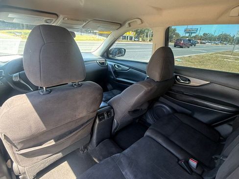 Used 2015 Nissan Rogue S FWD image 7