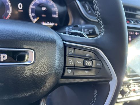 Used 2025 Jeep Grand Cherokee L Laredo w/ Luxury Tech Group I image 16