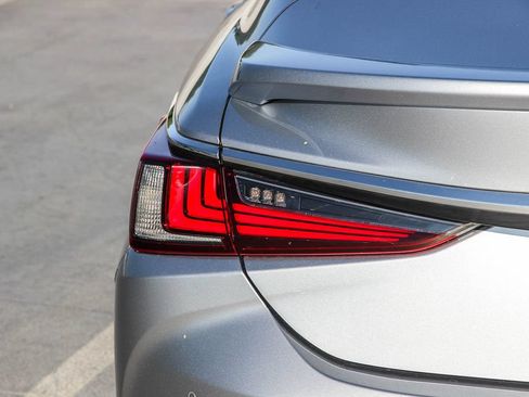 Certified 2025 Lexus ES 300h w/ Accessory Package (Z2) FWD image 8