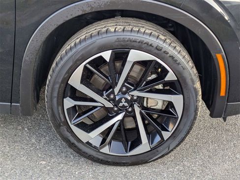 Used 2023 Mitsubishi Outlander SE image 12