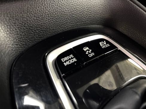 Used 2024 Toyota Corolla LE w/ LE Convenience Package FWD image 24